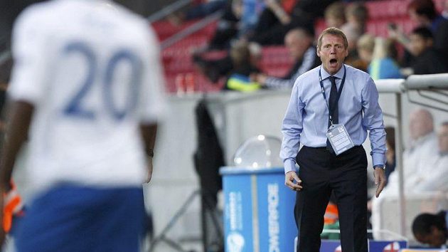 Trenér anglického týmu do 21 let Stuart Pearce Trenér anglického týmu do 21 let Stuart Pearce