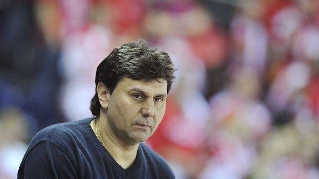 Vladimír Růžička dál zůstává hlavním koučem Slavie. Vladimír Růžička dál zůstává hlavním koučem Slavie.