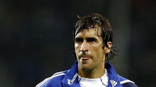 Útočník Schalke Raúl Útočník Schalke Raúl