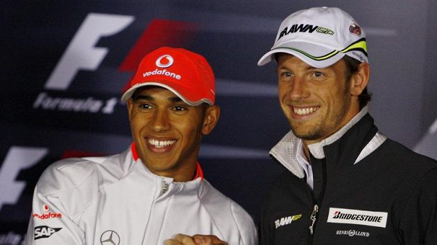 Lewis Hamilton (vlevo) a Jenson Button Lewis Hamilton (vlevo) a Jenson Button