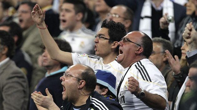 Fanoušci Ralu Madrid si na novou posilu ještě nějakou chvíli počkají... Fanoušci Ralu Madrid si na novou posilu ještě nějakou chvíli počkají...
