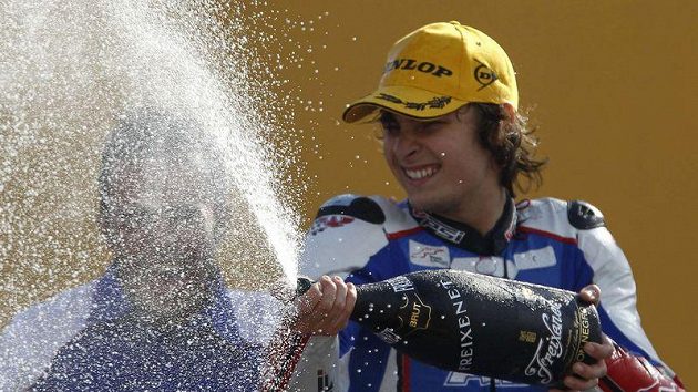 Karel Abraham oslavoval triumf ve Velké ceně Valencie, teď ho ale čekají testy MotoGP Karel Abraham oslavoval triumf ve Velké ceně Valencie, teď ho ale čekají testy MotoGP