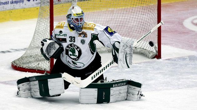 Mladoboleslavský brankář Marek Schwarz v akci. Mladoboleslavský brankář Marek Schwarz v akci.