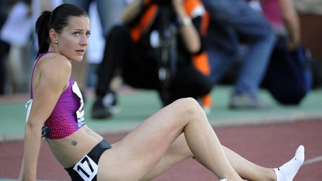 Denisa Rosolová (na snímku) je se svými kolegyněmi Jitkou Bartoničkovou, Zuzanou Bergrovou a Zuzanou Hejmovou blízko k bronzu z halového MS. Denisa Rosolová (na snímku) je se svými kolegyněmi Jitkou Bartoničkovou, Zuzanou Bergrovou a Zuzanou Hejmovou blízko k bronzu z halového MS.