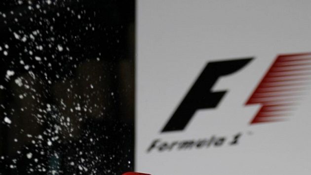 Jenson Button se raduje z triumfu ve Velké ceně Austrálie. Jenson Button se raduje z triumfu ve Velké ceně Austrálie.