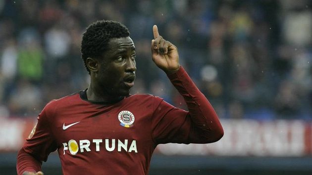 Sparťanský útočník Bony Wilfried se raduje z branky, kterou vstřelil Slovácku. Sparťanský útočník Bony Wilfried se raduje z branky, kterou vstřelil Slovácku.