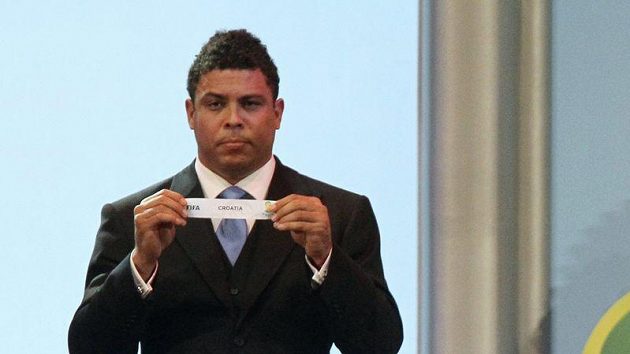 Brazilec Ronaldo při losu v Rio de Janeiru Brazilec Ronaldo při losu v Rio de Janeiru
