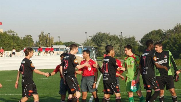 Fotbalisté Slavie před zápasem s Lokomotivem Taškent na soustředění v Dubaji. Fotbalisté Slavie před zápasem s Lokomotivem Taškent na soustředění v Dubaji.