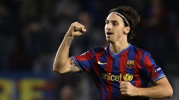 Zlatan Ibrahimovič z Barcelony se raduje z další branky. Zlatan Ibrahimovič z Barcelony se raduje z další branky.