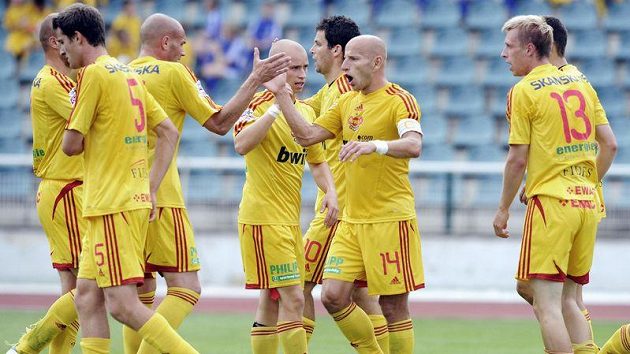 Fotbalisté pražské Dukly mají novou posilu. Fotbalisté pražské Dukly mají novou posilu.