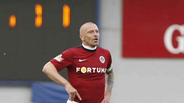 Sparťan Tomáš Řepka nastoupil v základní sestavě a pomohl Spartě k výhře. Sparťan Tomáš Řepka nastoupil v základní sestavě a pomohl Spartě k výhře.