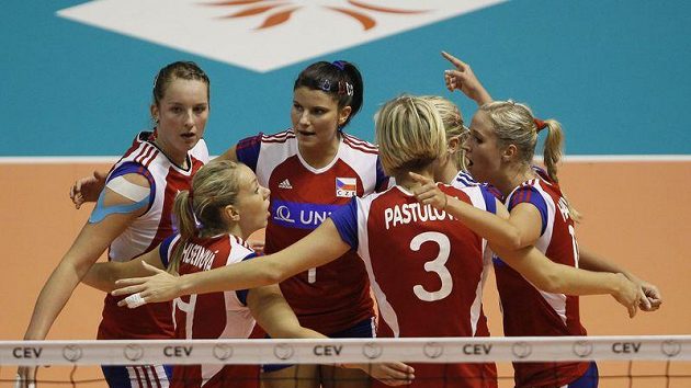 Radost českých volejbalistek Radost českých volejbalistek