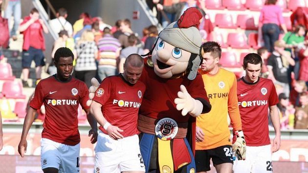 Fotbalisté Sparty mají nejblíž oslavám ligového titulu. Fotbalisté Sparty mají nejblíž oslavám ligového titulu.
