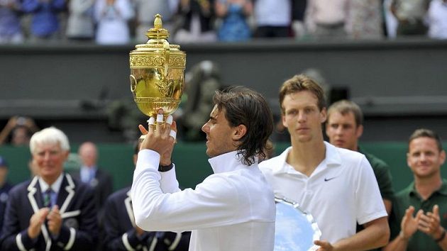 Loni se Nadal potkal ve wimbledonském finále s Tomášem Berdychem. Jaké bude obsazení posledního zápasu letos? Loni se Nadal potkal ve wimbledonském finále s Tomášem Berdychem. Jaké bude obsazení posledního zápasu letos?