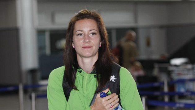 Denisa Rosolová při odletu české atletické výpravy na MS v Tegu. Denisa Rosolová při odletu české atletické výpravy na MS v Tegu.