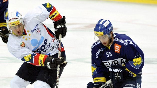 Pardubický Pavel Brendl (vlevo) a Petr Pohl z Vítkovic Pardubický Pavel Brendl (vlevo) a Petr Pohl z Vítkovic