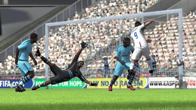FIFA 10 bude lepší, hezčí a fotbalovější i díky naslouchání fanouškům! FIFA 10 bude lepší, hezčí a fotbalovější i díky naslouchání fanouškům!