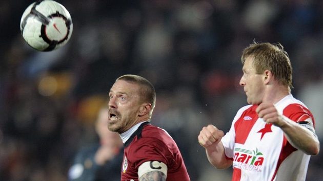 Tomáš Řepka ze Sparty (vlevo) a Stanislav Vlček ze Slavie v nedávním pohárovém derby. Tomáš Řepka ze Sparty (vlevo) a Stanislav Vlček ze Slavie v nedávním pohárovém derby.