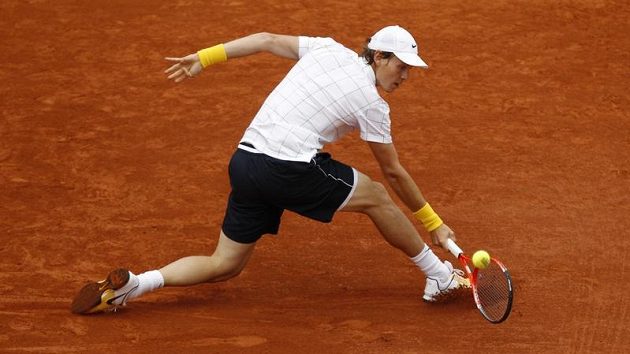 Tomáš Berdych v utkání s Andy Murraym na Roland Garros. Tomáš Berdych v utkání s Andy Murraym na Roland Garros.