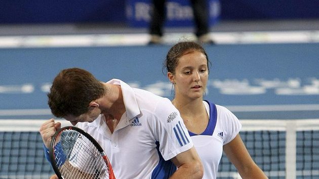 Andy Murray a Laura Robsonová na Hopmanově poháru v Perthu. Andy Murray a Laura Robsonová na Hopmanově poháru v Perthu.