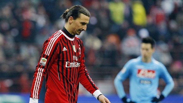 Na Old Trafforfd Ibrahimovic skončil, ve Stockholmu se ale dočká své sochy. Na Old Trafforfd Ibrahimovic skončil, ve Stockholmu se ale dočká své sochy.
