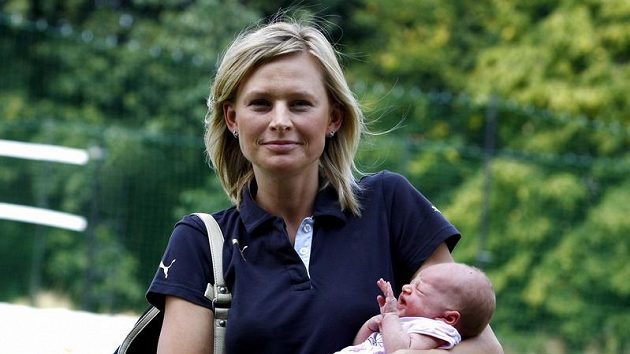Česká jachtařka Lenka Šmídová s dcerou Viktorkou Česká jachtařka Lenka Šmídová s dcerou Viktorkou
