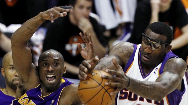 Amare Stoudemire (vpravo) z Phoenixu byl nejlepším hráčem na palubovce. Amare Stoudemire (vpravo) z Phoenixu byl nejlepším hráčem na palubovce.