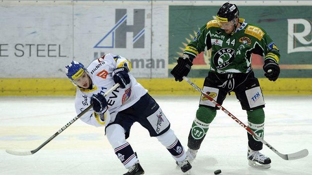 Lukáš Kucsera z Vítkovic (vlevo) a Boris Žabka z Mladé Boleslavi Lukáš Kucsera z Vítkovic (vlevo) a Boris Žabka z Mladé Boleslavi