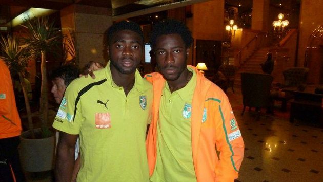 Bony Wilfried (vpravo) a Kolo Touré na srazu týmu Pobřeží slonoviny. Bony Wilfried (vpravo) a Kolo Touré na srazu týmu Pobřeží slonoviny.