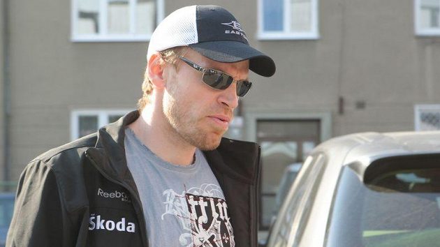 Martin Škoula dorazil na sraz české hokejové reprezentace. Martin Škoula dorazil na sraz české hokejové reprezentace.