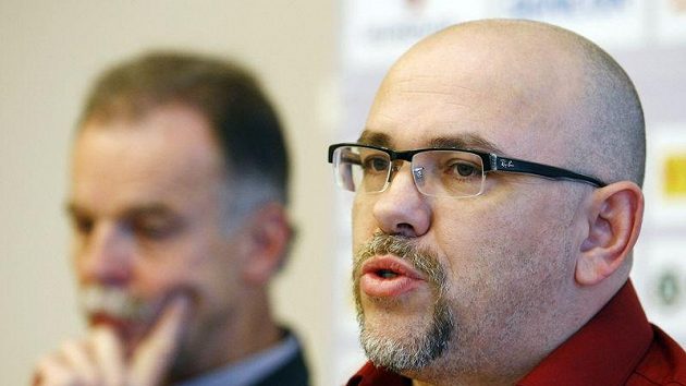 Trenér českých hokejistů do dvaceti let Miroslav Přerost Trenér českých hokejistů do dvaceti let Miroslav Přerost