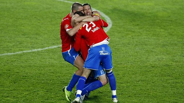 Fotbalisté Plzně budou muset hrát zápasy Evropské ligy mimo svůj vlastní stadión. Fotbalisté Plzně budou muset hrát zápasy Evropské ligy mimo svůj vlastní stadión.