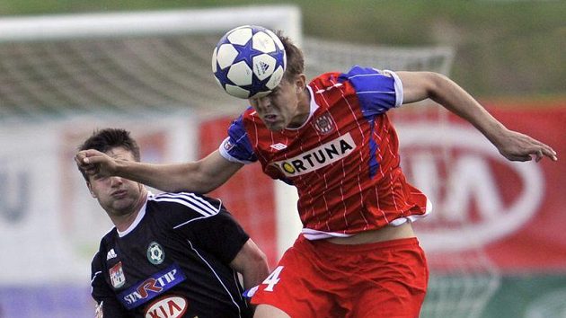 Tomáš Wágner z Příbrami (vlevo) a Luděk Pernica z Brna (vpravo). Tomáš Wágner z Příbrami (vlevo) a Luděk Pernica z Brna (vpravo).