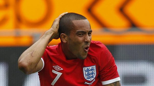 Theo Walcott během přátelského zápasu Anglie s Japonskem Theo Walcott během přátelského zápasu Anglie s Japonskem