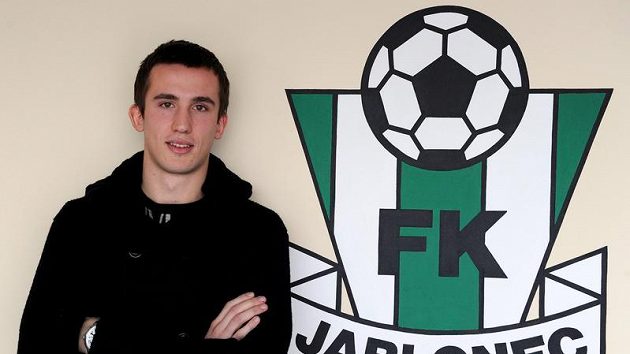 Novou posilou Jablonce se stal útočník Tomáš Pekhart, který do severočeského klubu přestoupil z Tottenhamu. Novou posilou Jablonce se stal útočník Tomáš Pekhart, který do severočeského klubu přestoupil z Tottenhamu.
