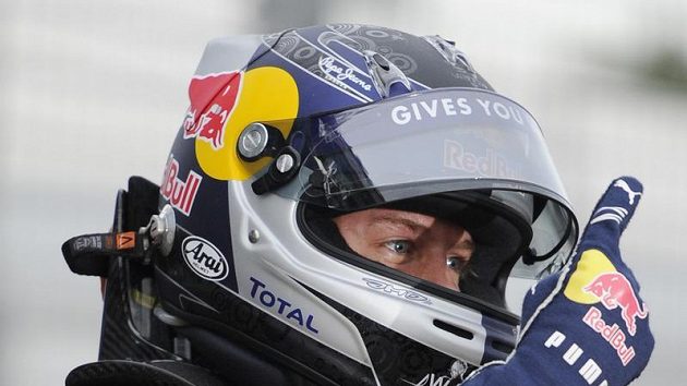 Po kvalifikaci na Velkou cenu Austrálie se Sebastian Vettel ještě usmíval. Po kvalifikaci na Velkou cenu Austrálie se Sebastian Vettel ještě usmíval.