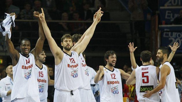 Basketbalisté Španélska se radují z vítězství na mistrovství Evropy. Basketbalisté Španélska se radují z vítězství na mistrovství Evropy.