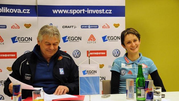 Rychlobruslařka Martina Sáblíková a trenér Petr Novák Rychlobruslařka Martina Sáblíková a trenér Petr Novák