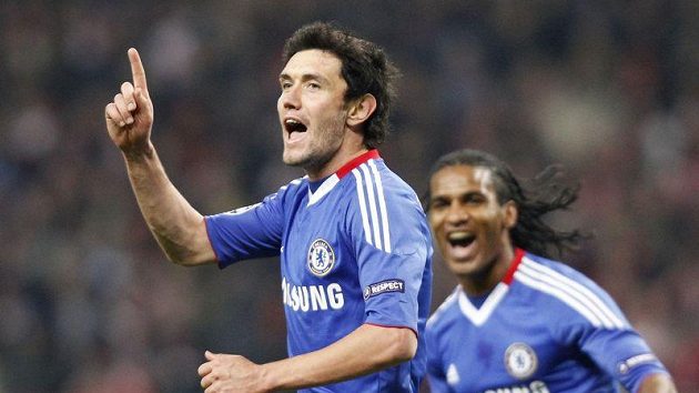 Jurij Žirkov (vlevo) oslavuje branku v duelu se Spartakem Moskva. Vpravo další hráč Chelsea Florent Malouda. Jurij Žirkov (vlevo) oslavuje branku v duelu se Spartakem Moskva. Vpravo další hráč Chelsea Florent Malouda.