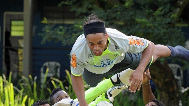 Ronaldinho prožil vítězný návrat do reprezentace. Ronaldinho prožil vítězný návrat do reprezentace.