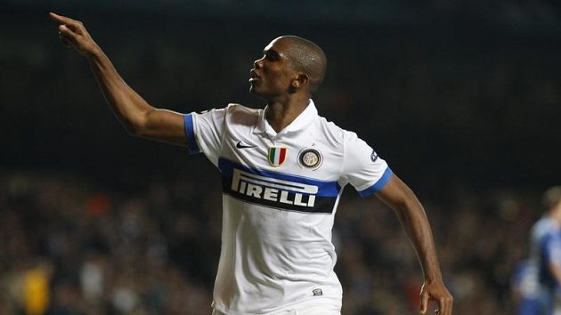 Samuel Eto'o chce hostovat v Interu. Samuel Eto'o chce hostovat v Interu.