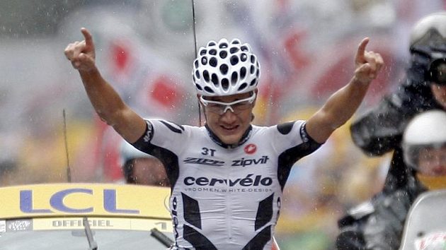 Německý cyklista Heinrich Haussler ze stáje Cervelo Test Team se raduje z vítězství ve 13. etapě Tour de France. Německý cyklista Heinrich Haussler ze stáje Cervelo Test Team se raduje z vítězství ve 13. etapě Tour de France.