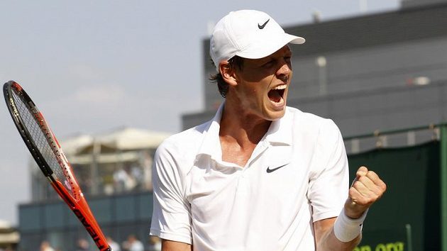 Tomáš Berdych během osmifinále Wimbledonu Tomáš Berdych během osmifinále Wimbledonu