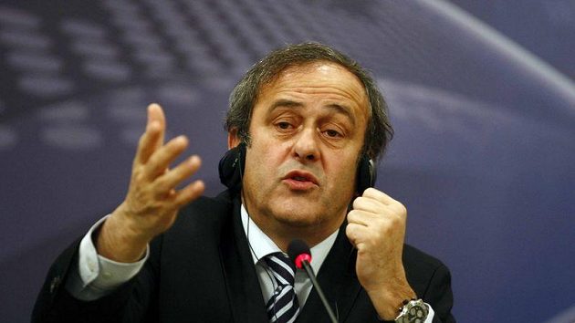 Michel Platini má prvního rivala v boji o předsedu FIFA. Je jím Korejec Čong Mong-jun. Michel Platini má prvního rivala v boji o předsedu FIFA. Je jím Korejec Čong Mong-jun.