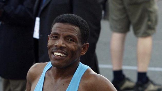 Haile Gebrselassie na maratonu v Dubaji Haile Gebrselassie na maratonu v Dubaji