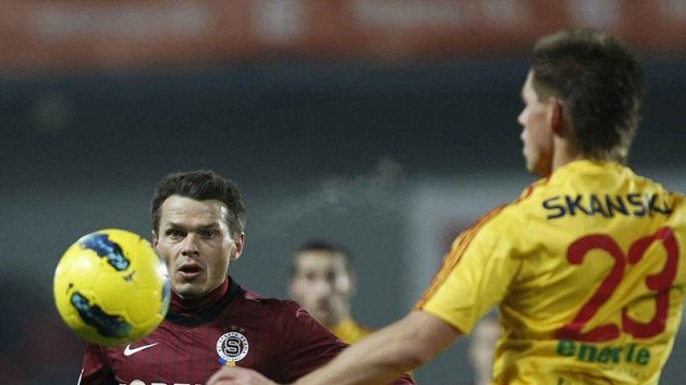 Libor Sionko ze Sparty (vlevo) a Ondřej Vrzal z Dukly. Libor Sionko ze Sparty (vlevo) a Ondřej Vrzal z Dukly.