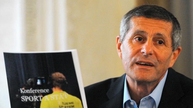 Vedení ČSTV je podle ministra Kalouska skanzen národní fronty. Na snímku předseda ČSTV Pavel Kořan Vedení ČSTV je podle ministra Kalouska skanzen národní fronty. Na snímku předseda ČSTV Pavel Kořan