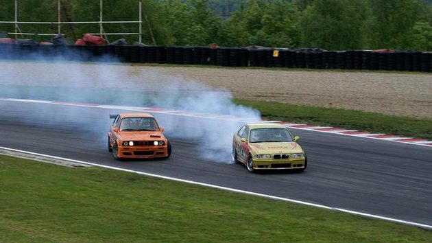 Mostecký okruh hostil třetí závod šampionátu ČR v driftování Mostecký okruh hostil třetí závod šampionátu ČR v driftování
