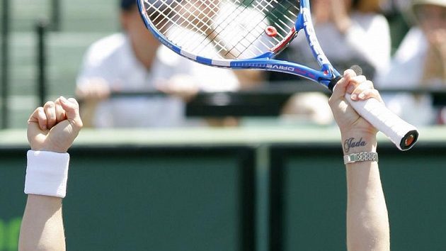 Belgická tenistka Kim Clijstersová se raduje z vítězství nad Venus Williamsovou ve finále turnaje v Miami. Belgická tenistka Kim Clijstersová se raduje z vítězství nad Venus Williamsovou ve finále turnaje v Miami.