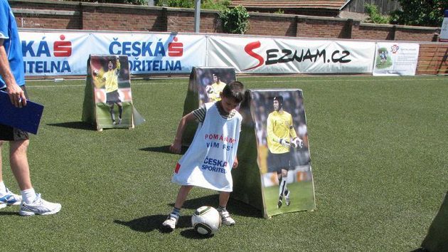 Fotbalové dny Pomáháme vám růst odstartovaly! Fotbalové dny Pomáháme vám růst odstartovaly!